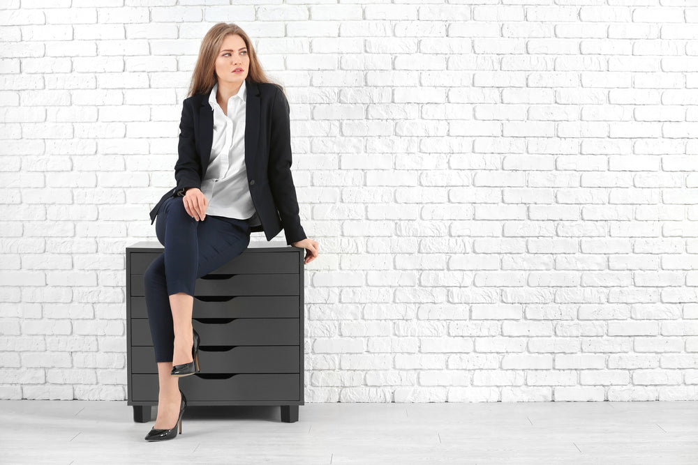 Business clothes for women 101: types of dress codes and FAQ